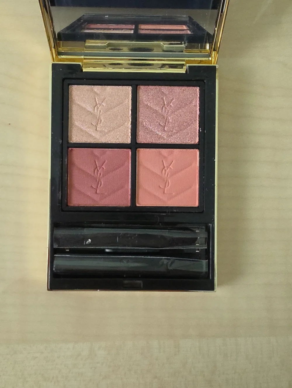 Yves Saint Laurent Rosy Pink & Peach Eyeshadow Quad